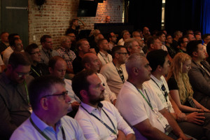 Review weconnect_25